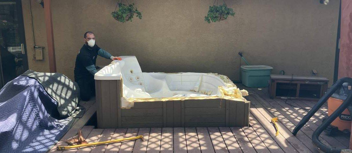 How long does it take to cut up a hot tub? 2 beginning to cut up a spa